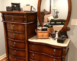 Dresser/Chest with Mirror