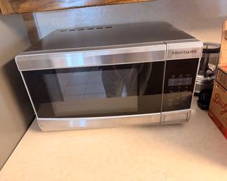 Tools, Furniture & Decor Galore on Racquet Club — estate sale item photo 16