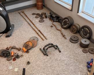 Tools, Furniture & Decor Galore on Racquet Club — estate sale item photo 19