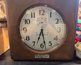 More pictures of the naval observatory Clock