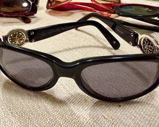Brighton sunglasses - Design on the side of the frames can be flipped to a goldtone or silvertone design