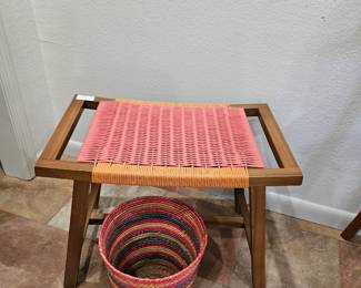 Luggage rest