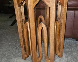 Unique accent table