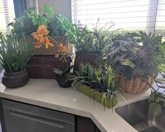 HJ120Faux Houseplants And Basket