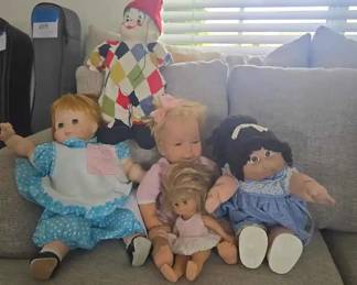 HJ145Vintage Miscellaneous Doll Collection