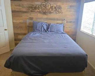 HJ110Queen Size Bedframe Frame With Mattress
