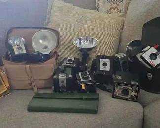 HJ137Miscellaneous Assortment Of Vintage Cameras And Compass Set