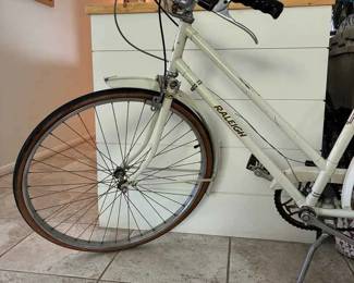 HJ132Raleigh 3Speed Womens Bicycle