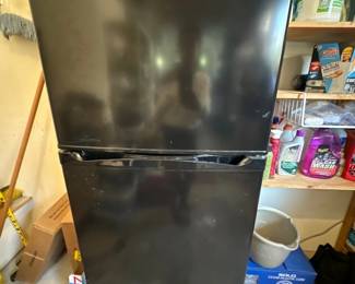 Vissani refrigerator/freezer
