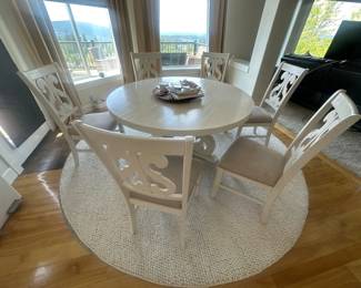 Round dining table - seating for 6