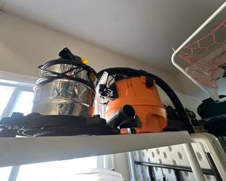 Shop vacuum