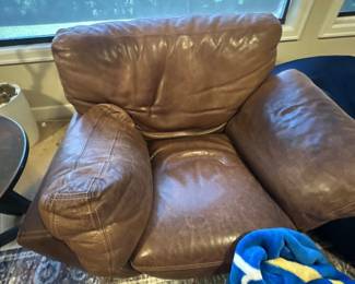 Leather oversize chair
