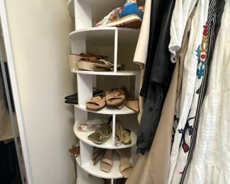 Rotating carousel style organizer
