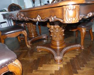 Traditional double pedestal ornate dining table with 6 chairs & 2 leaves