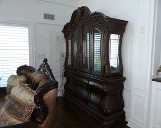 Traditional breakfront display cabinet