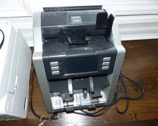 Semacon S-2500 bill counter