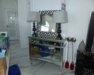 Mirrored chest, decorative wall mirror, pairs of lamps
