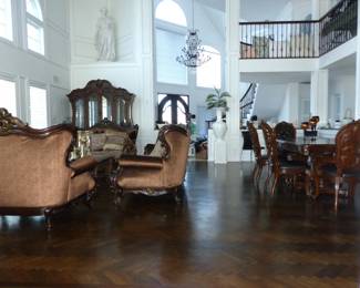 Traditional living room & dining room furniture
