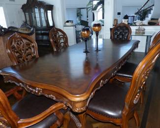 Traditional double pedestal ornate dining table with 6 chairs & 2 leaves
