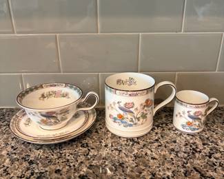 B33 - $350. Wedgwood Kutani Crane. Service for 6 with extras. 
