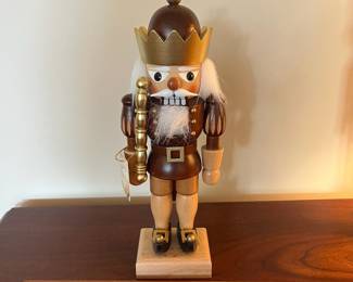 B98 - $60. Echtheiszertifikat Christian Ulbricht Nutcracker. Measures 10.5" tall. 