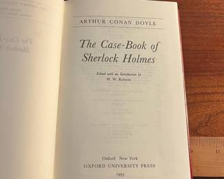 B100 - $180. The Oxford Sherlock Holmes 1993 Book Set. Includes original box. 