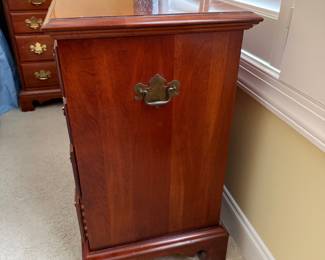B50 - $350. PAIR of 5 Drawer Link Taylor Nightstands. Measures 27" x 17" x 29.5" tall. 