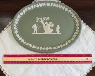 B106 - $25. Wedgwood Oval Plate. Measures 10" x 7.5". 