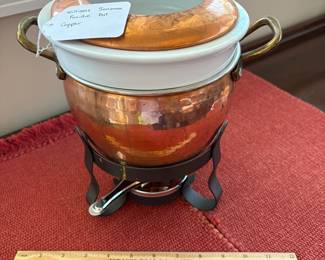 B78 - $65. Williams Sonoma Fondue Pot with Stand. Hammered Copper Base & Lid. 