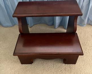 B34 - $50. American Drew Heavy Duty Bed Steps. Measures 21" x 17" x 15.75" tall. Missing 1 handle on the side. 