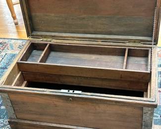 Wood chest with compartments