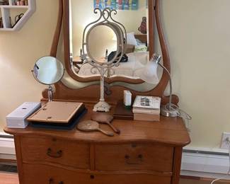 dresser with mirror