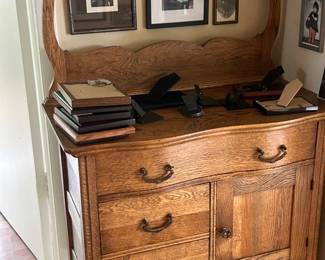 commode with towel bar