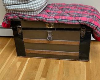 footlocker trunk
