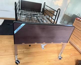 Adjustable medical bed