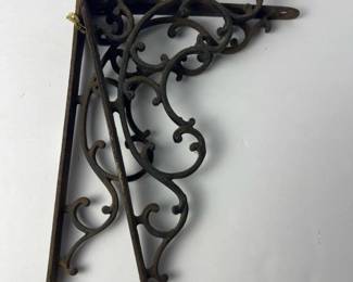 131 ornatecastironshelfbracketsinvicto