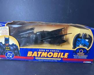 133 2000dccomicsbatmobilediecastvehicl