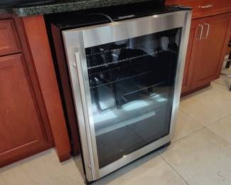 Magic Chef wine fridge