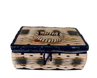 104 Vintage Woven Sewing Basket with Lid