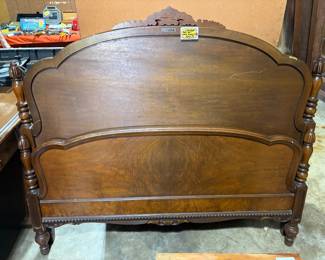 Antique bed full size