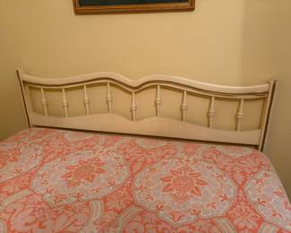 Full size bed