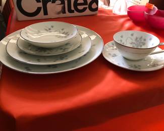 Noritake China, Suzette pattern