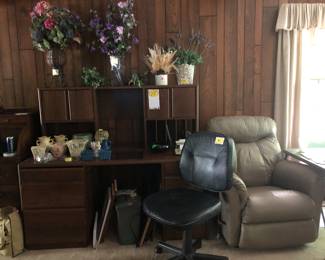 Computer desk
