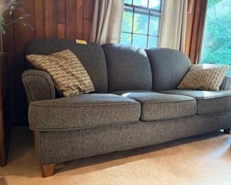 7 foot Flexsteel sofa, good condition!