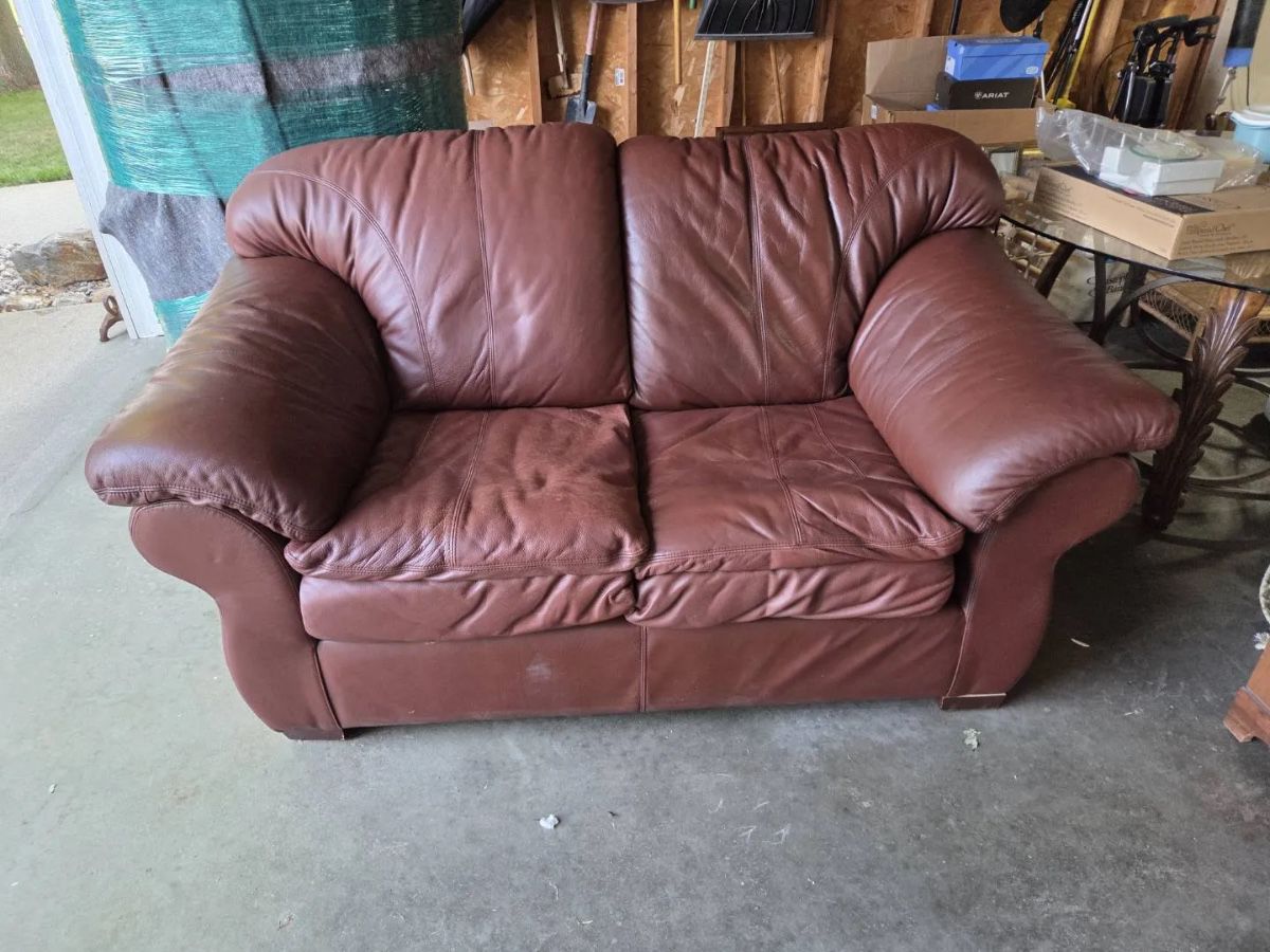 001 Natuzzi Italian Brown Leather Loveseat