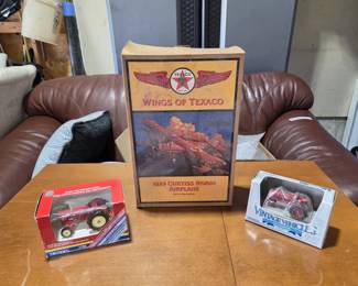 Wings of Texaco Airplane  ERTL DieCast Farm Tractors