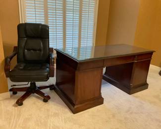 Executive Desk Leather Chair