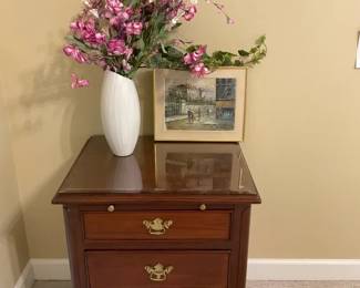Mahoni Side Table