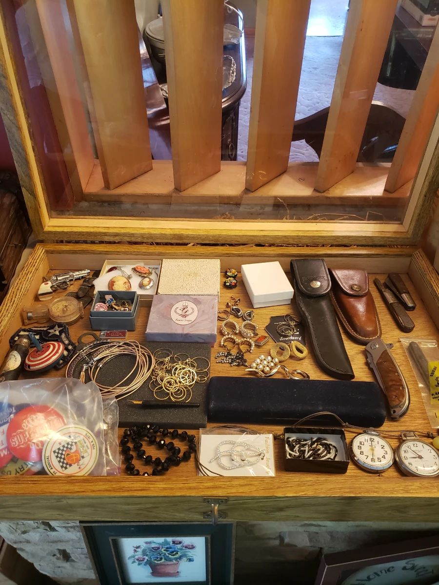 Jewelry, Pocket Knife's and advertising misc.