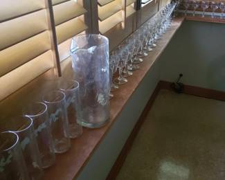 sets of wine glasses and drink sets